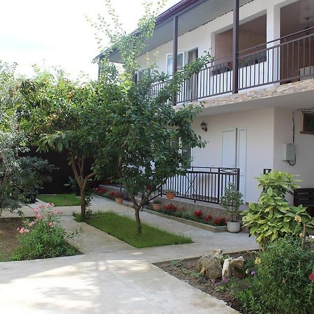 Guest House U Aleny 加格拉 外观 照片