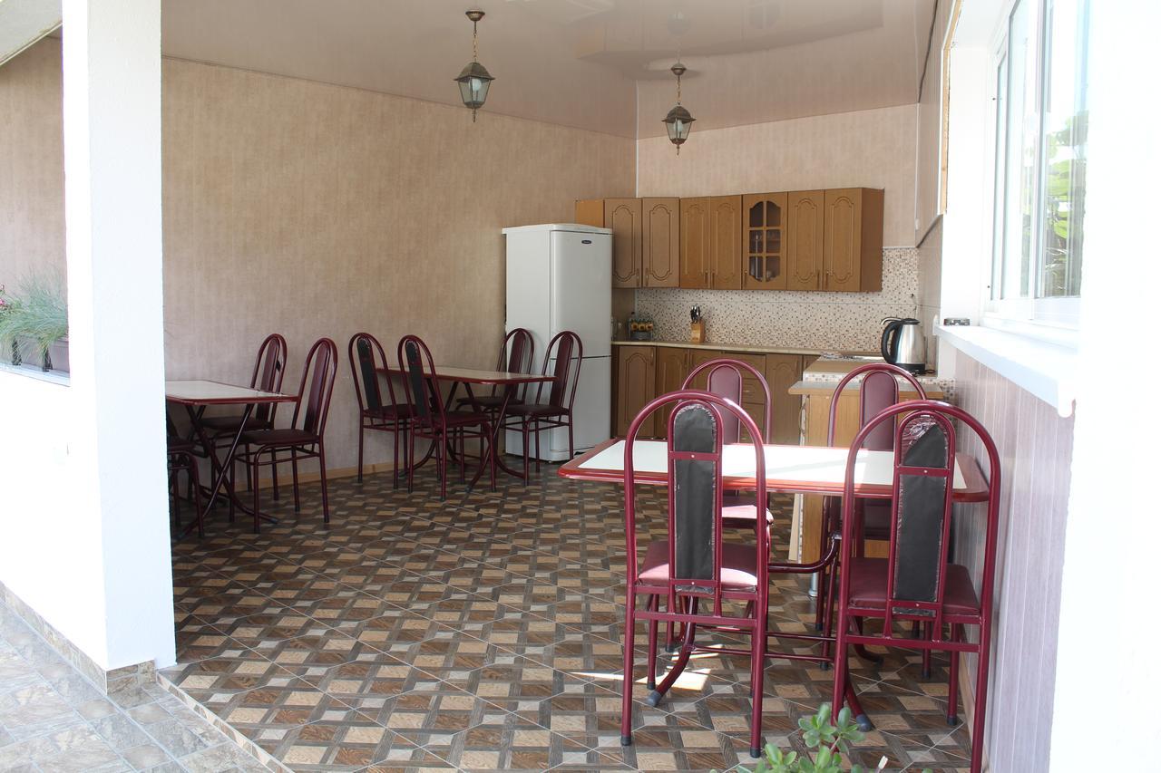 Guest House U Aleny 加格拉 外观 照片