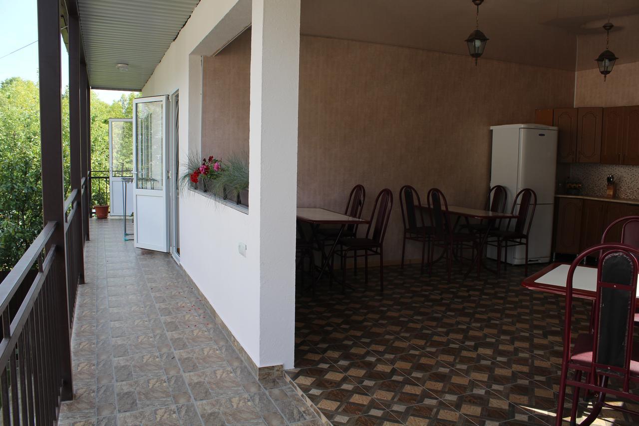 Guest House U Aleny 加格拉 外观 照片